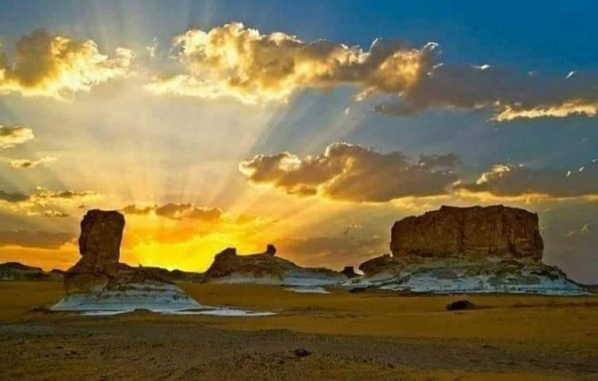 White Desert Safari Tour by 4×4 Around Black and White Desert