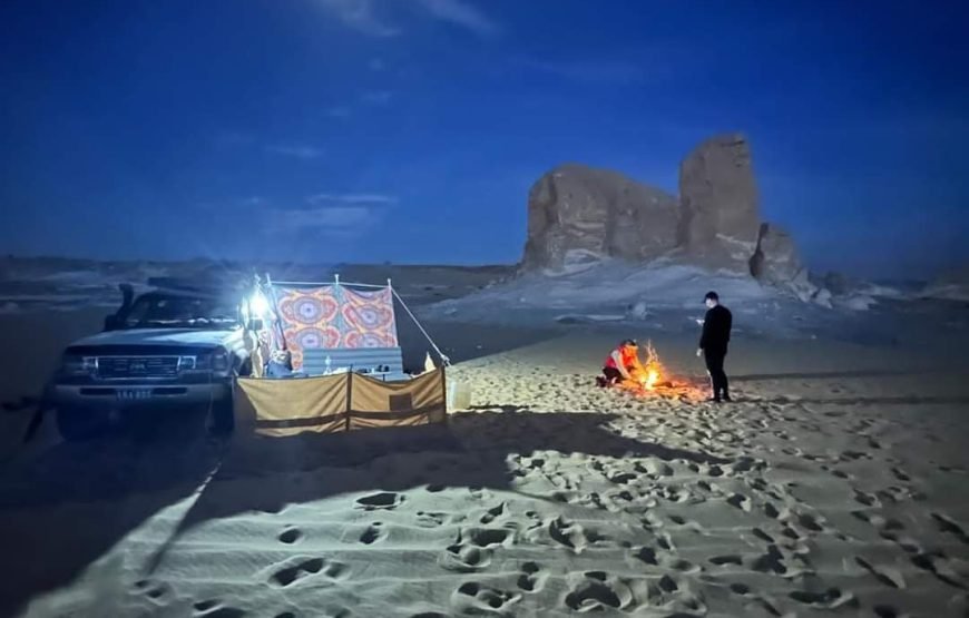 White Desert Safari Tour by 4×4 Around Black and White Desert