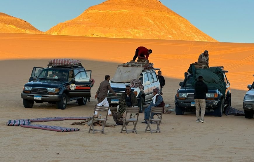 White Desert Safari Tour by 4×4 Around Black and White Desert