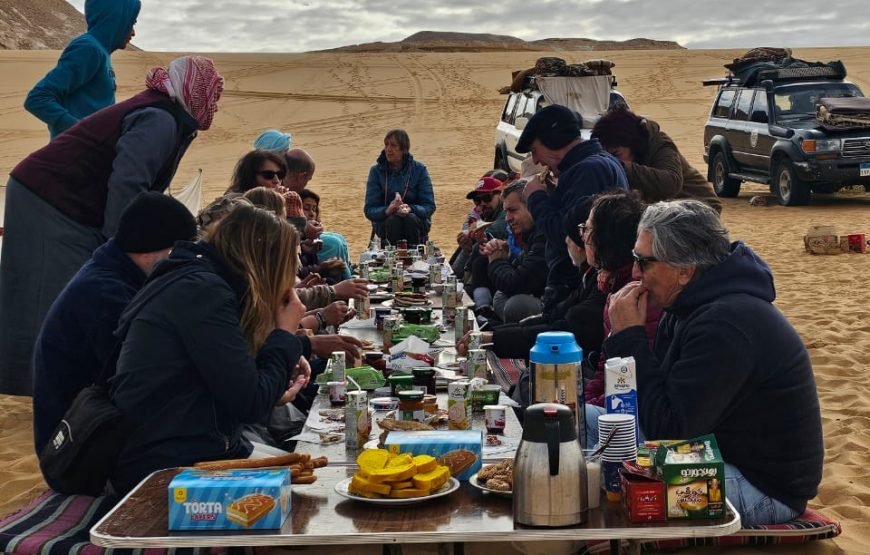 White Desert Safari Tour by 4×4 Around Black and White Desert